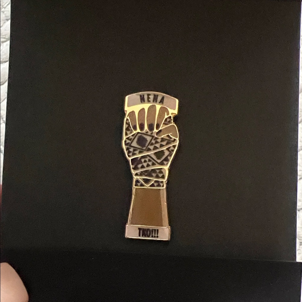 Nena & Co. Pin - Picture 4 of 4